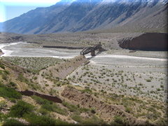 Antiguo puente ferroviario sobre el río Mendoza - Mendoza - Argentina